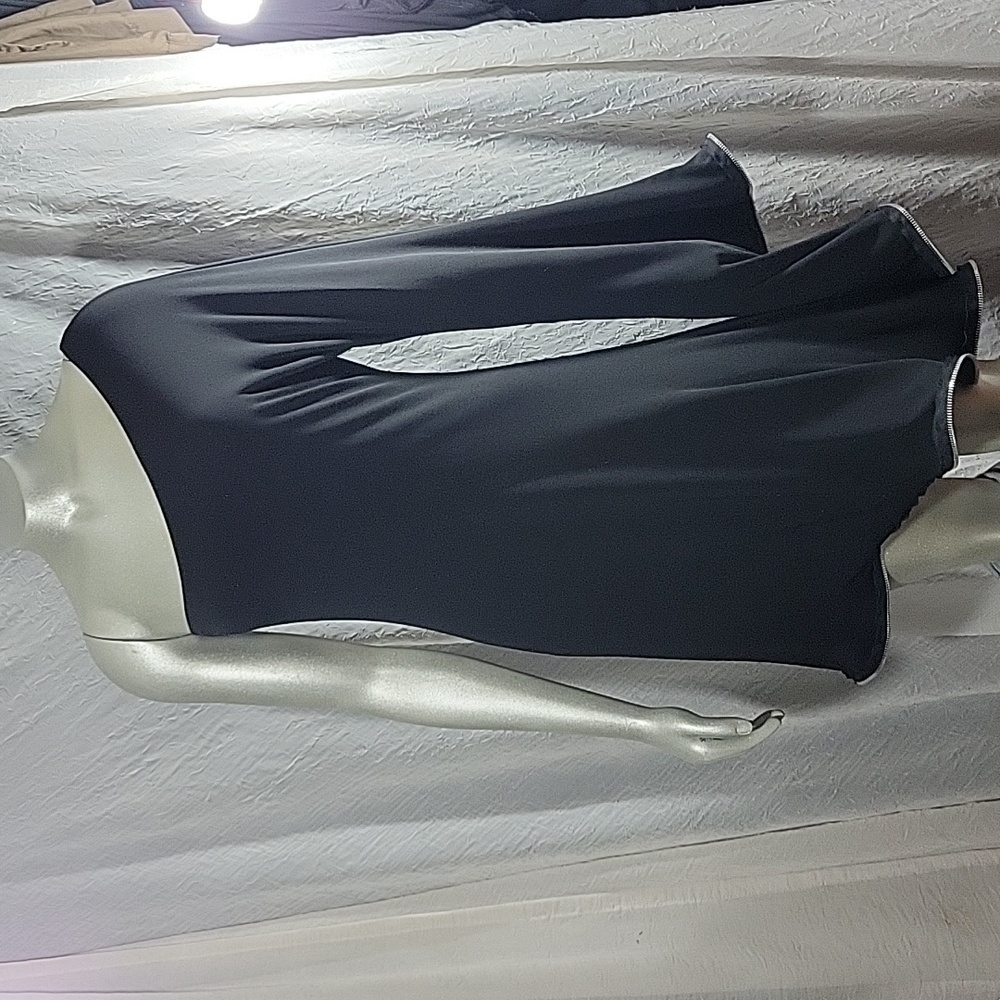 SOHUNG Zipper Dress - one arm attached